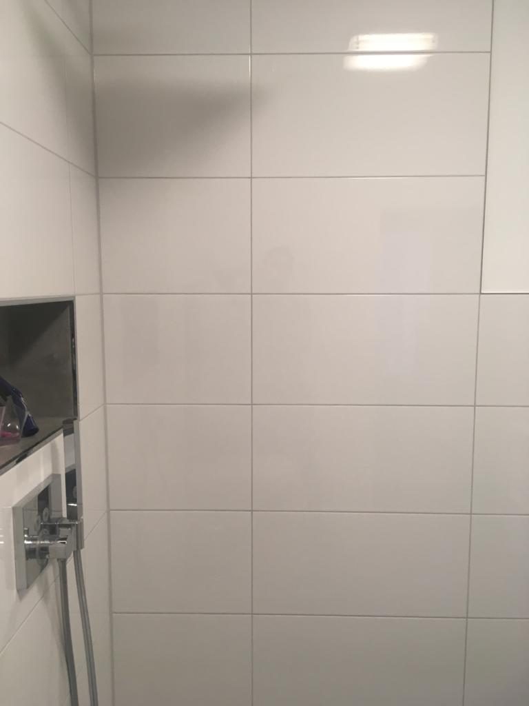 Wandfliesen mit indirekter Beleuchtung